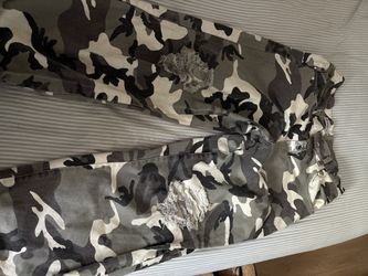 Baggy Camo Jeans
