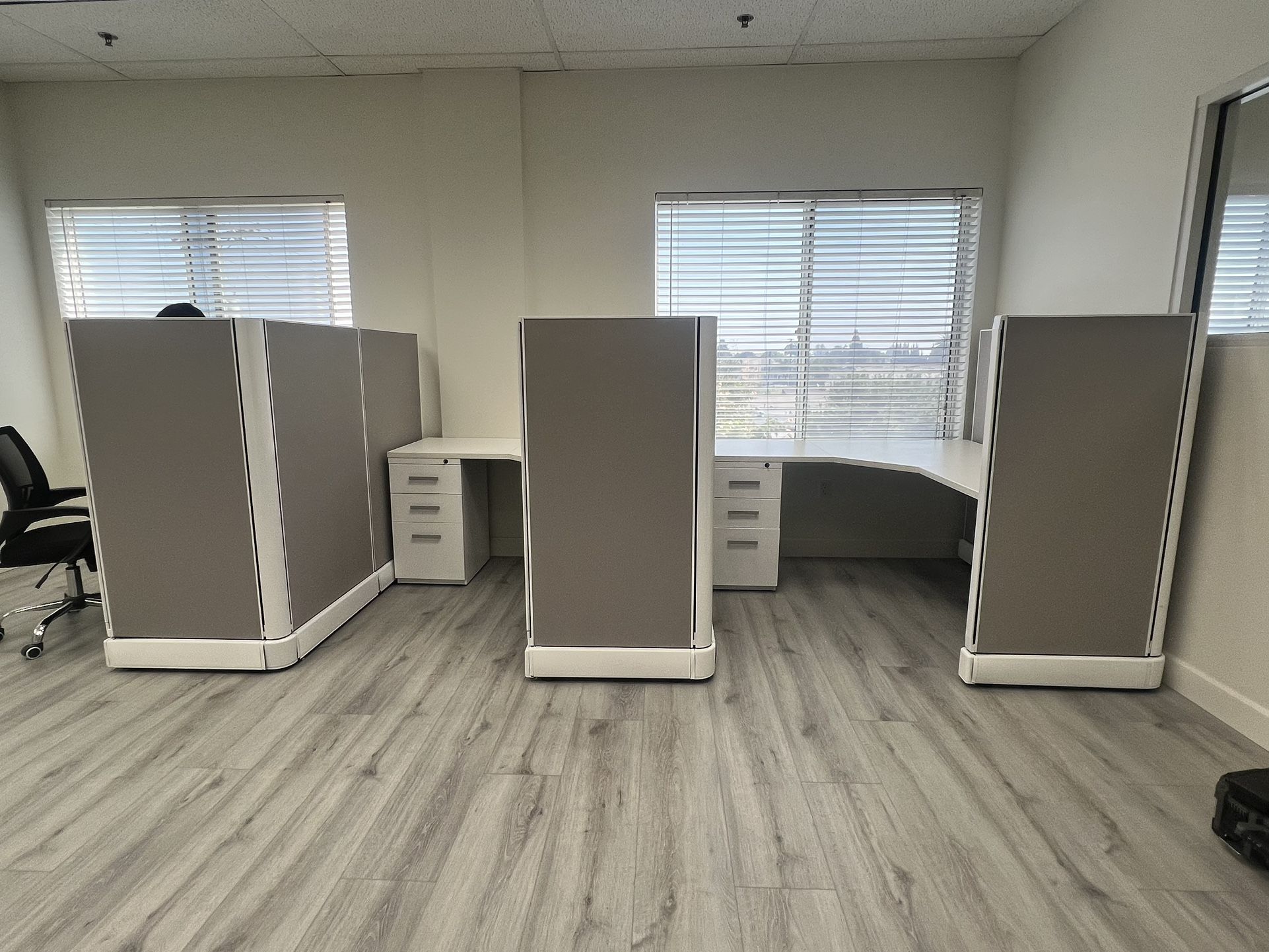 Refurbished Office Cubicles