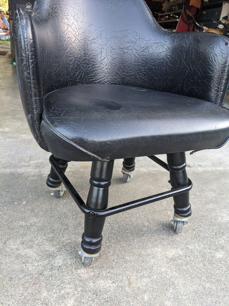 King Chair for Auto Mechanics