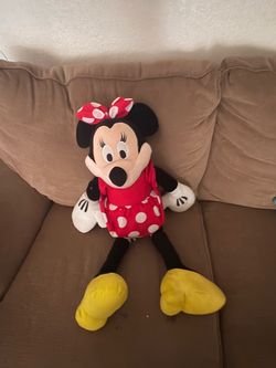 Big Minnie Mouse plushie just need a clean