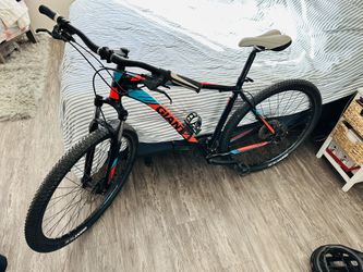 GIANT ALUXX SERIES 600 for Sale in Paramount CA OfferUp