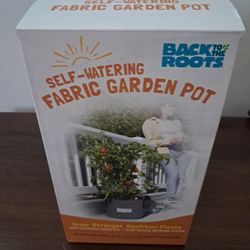 Self watering fabric garden pot