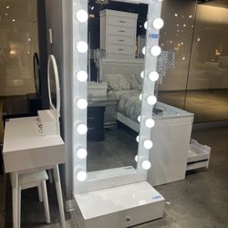 Hollywood Mirror Light And Drawer