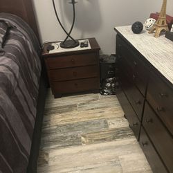 Queen Bedroom Set Including Mattress