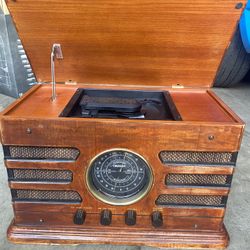 Antique Crosley Radio 
