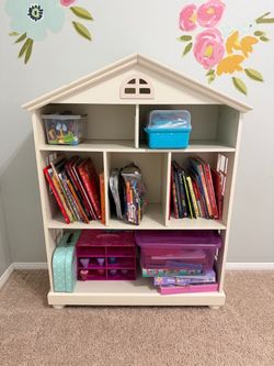 Dollhouse bookshelf