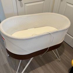 Snoo Smart Bassinet