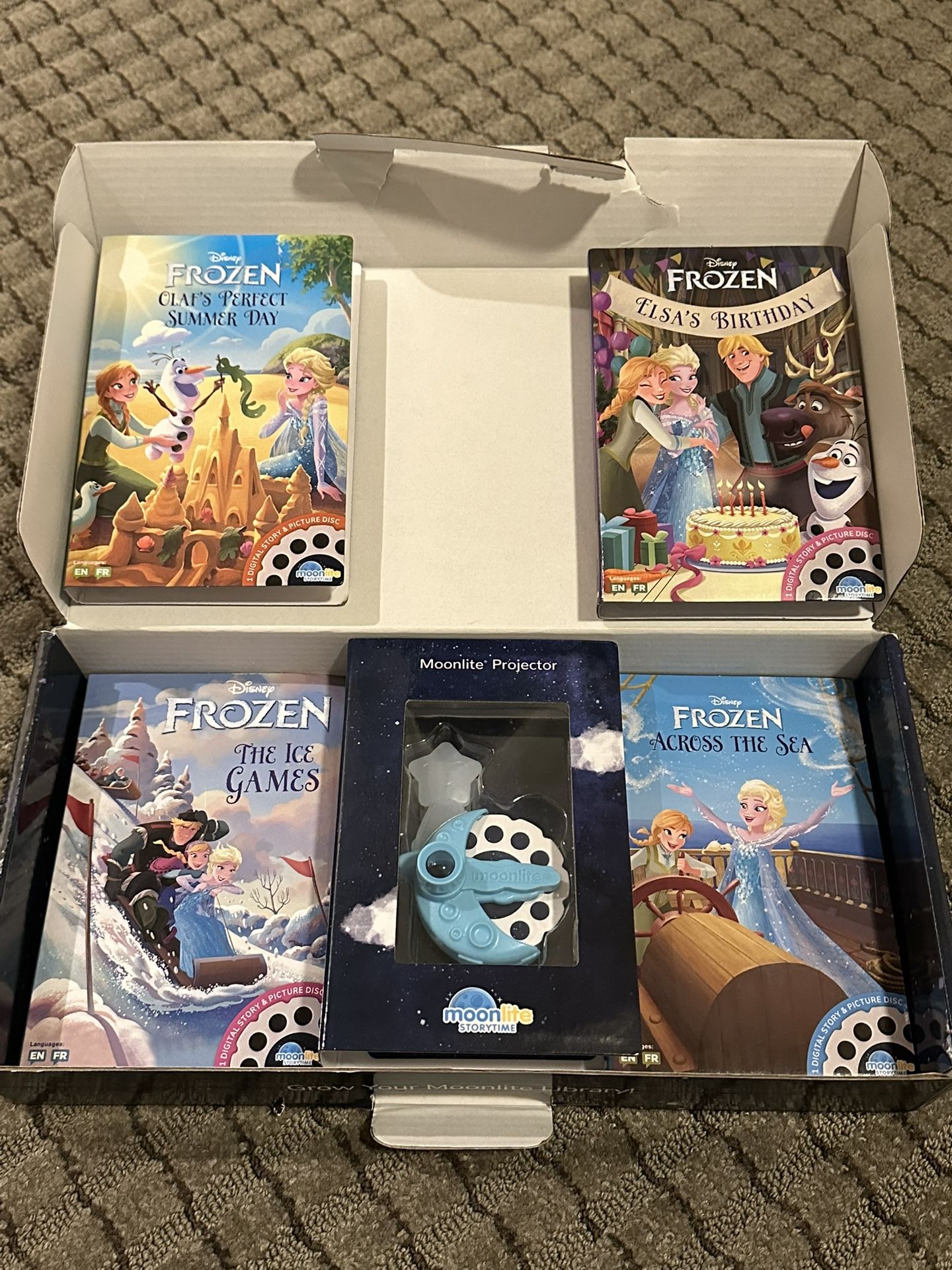 Disney Frozen Moonlite Story Time Mini projector Reading
