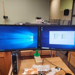 Duo Monitor With Duo Stand