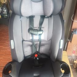 CAR SEAT 