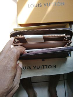 Luis vatton wallet