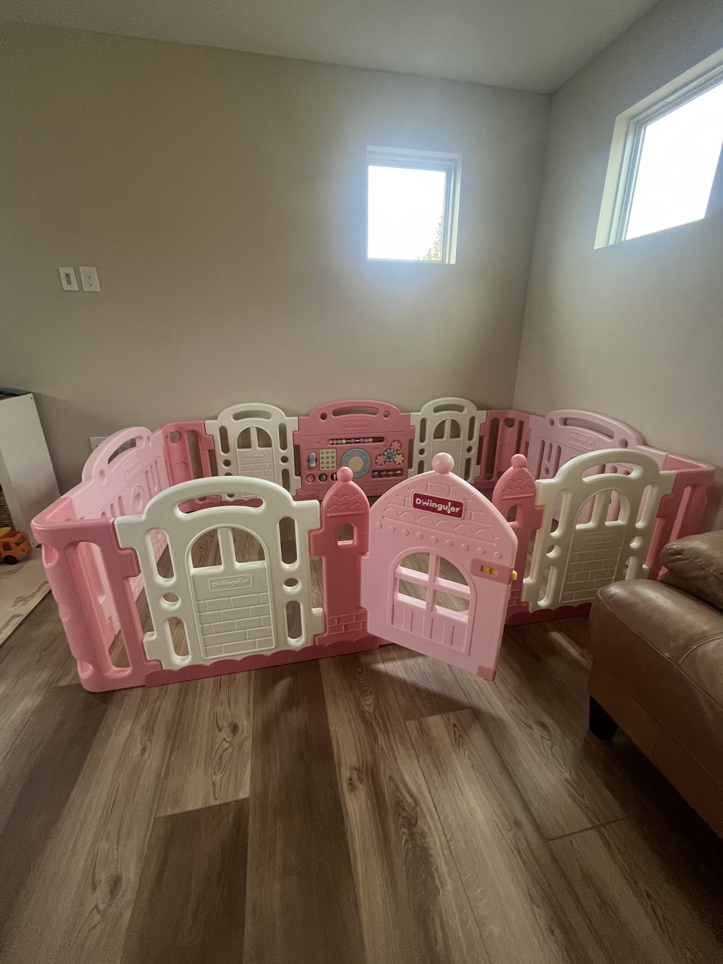Dwingular Castle Playpen