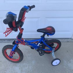 Huffy,tot’s  2 Wheel Bike Included With Training https://offerup.com/redirect/?o=V2hlZWxzLkJpa2U= Is In Like New Condition.