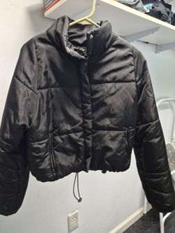 SHEIN Black Cropped Puffer Jacket