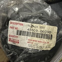 OEM Front Strut Tops For 02-08 Toyota