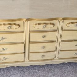 Vintage Bonnet By Sears 9 Drawer Dresser, 32" x 60" x 17", Matches, Includes Wall Mirror, 31" x 39" 