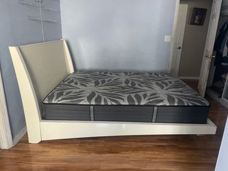 Bedroom set - 3 piece