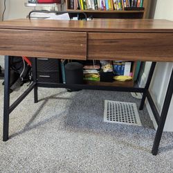 Brown modern Desk With Drawers