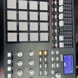 Akai MPD 32 USB/Midi Controller