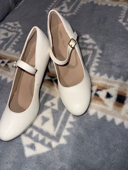 Dream Pairs White Mary Jane Heels