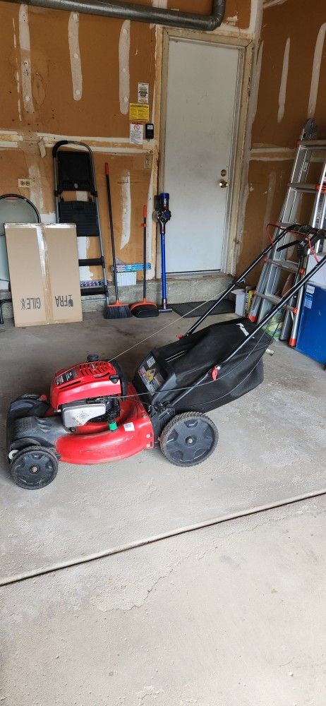 Troy-Bilt tb230 190cc 21" Cutting Width Lawn Mower