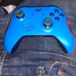 Blue Xbox 1 Controller Asking For 40$ Obo You Can Take The Stickers Off If You Want