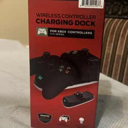 Monster - Wireless Controller Charging Dock For PS5 - New -