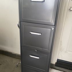 4 Drawer File Cabinet 