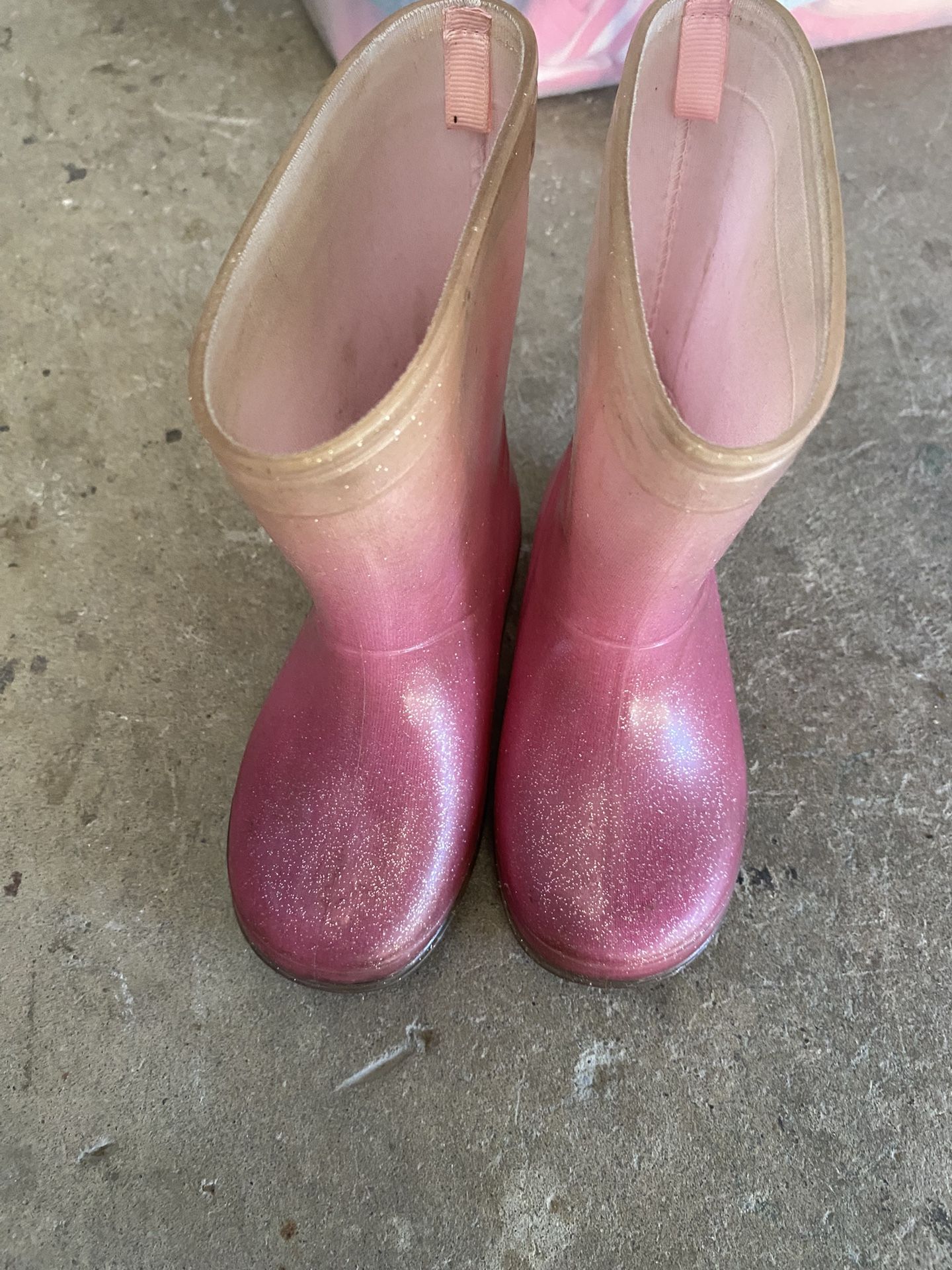 Little Girls’ Raining Boots $3 Size 8 For Little Girls