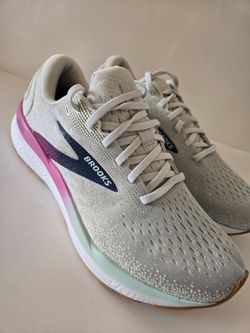 Brooks Ghost Women's Size 9.5 Shoes