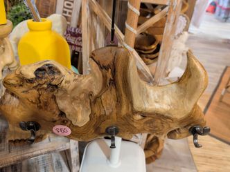 Wooden wall mounted coat hanger