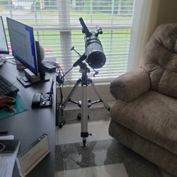Who Wants To See The Stars.......NEVER USED TELESCOPE 