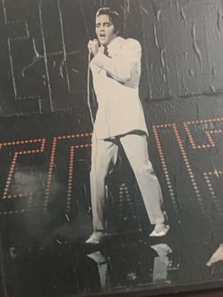Elvis picture with lights