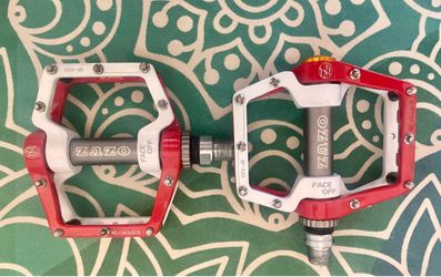 Ozuzo MP-930 CNC Aluminum Flat MTB/BMX Pedals – New – Red/White