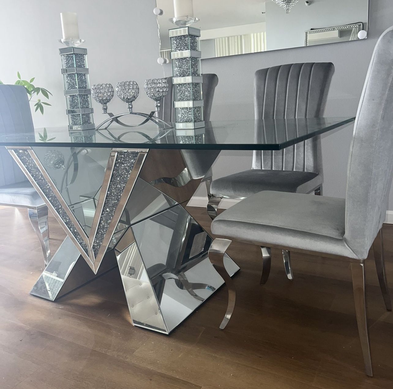 Louis Vuitton Crushed Glass Dining Table - Model LVD – SalesAway