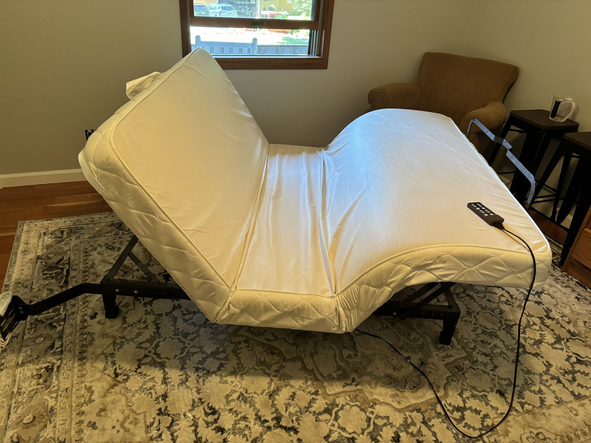 Craftmatic Queen Size Bed. for Sale in Port Orchard, WA OfferUp
