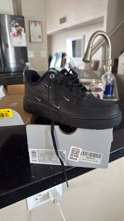 Nike Air Force 1, woman’s size 6