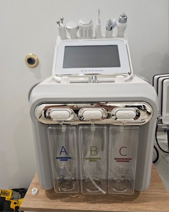 Hydrofacial Machine