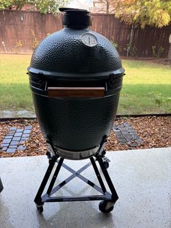 Brand New Large Big Green Egg and Accessories