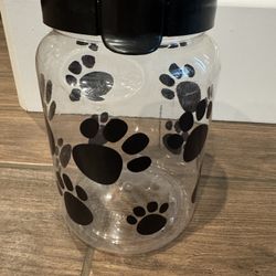 Snapware Paw Print Treat Container 