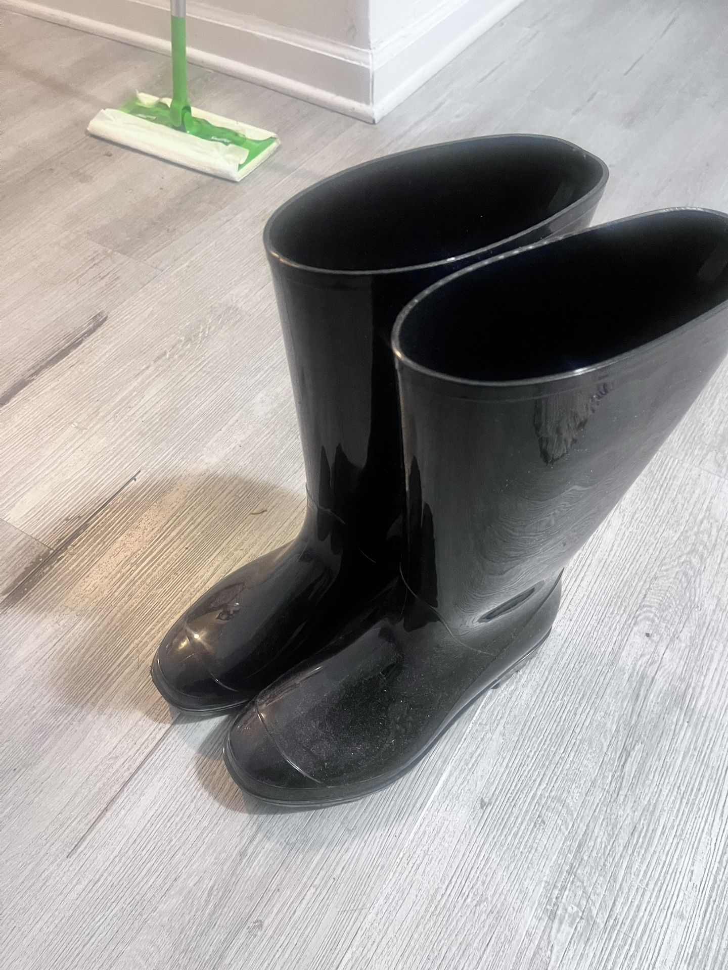 Water Boots
