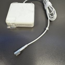 Mackbook Pro power adapter  Apple’s classic 85W MagSafe Power Adapter (MagSafe 1), commonly sold as a compatible replacement for older MacBook Pro mod