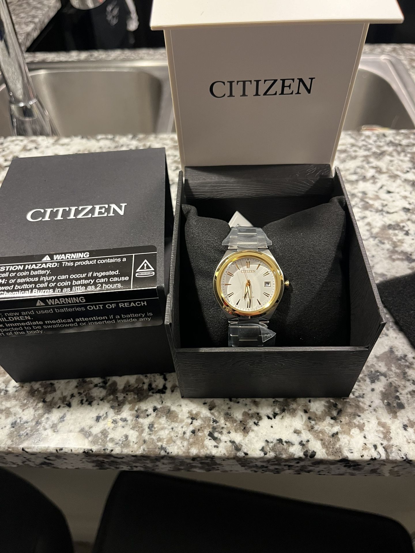 New Women’s Citizen Eco-Drive Watch Silver Tone 35mm