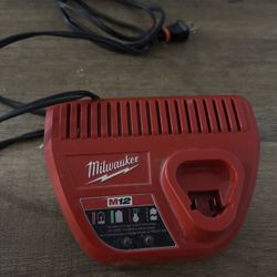 M12 Charger 