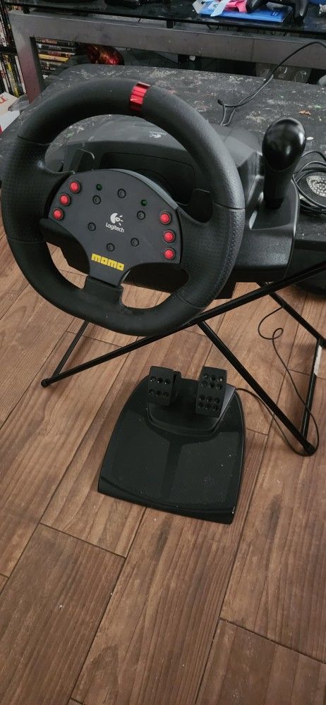 Logitech Momo Racing Steering Wheel