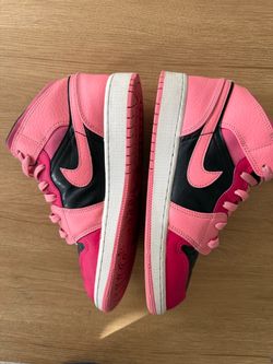 Air Jordan 1 Mid Pink Black Sneakers
