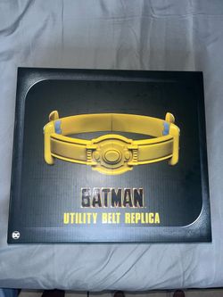 BATMAN UTILITY BELT COLLECTIBLE