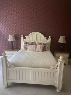Bedroom Set (brand Thomasville)