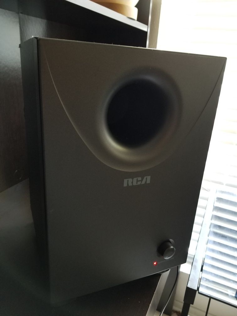 RCA Home Theater sp0500aw 150W active powered subwoofer