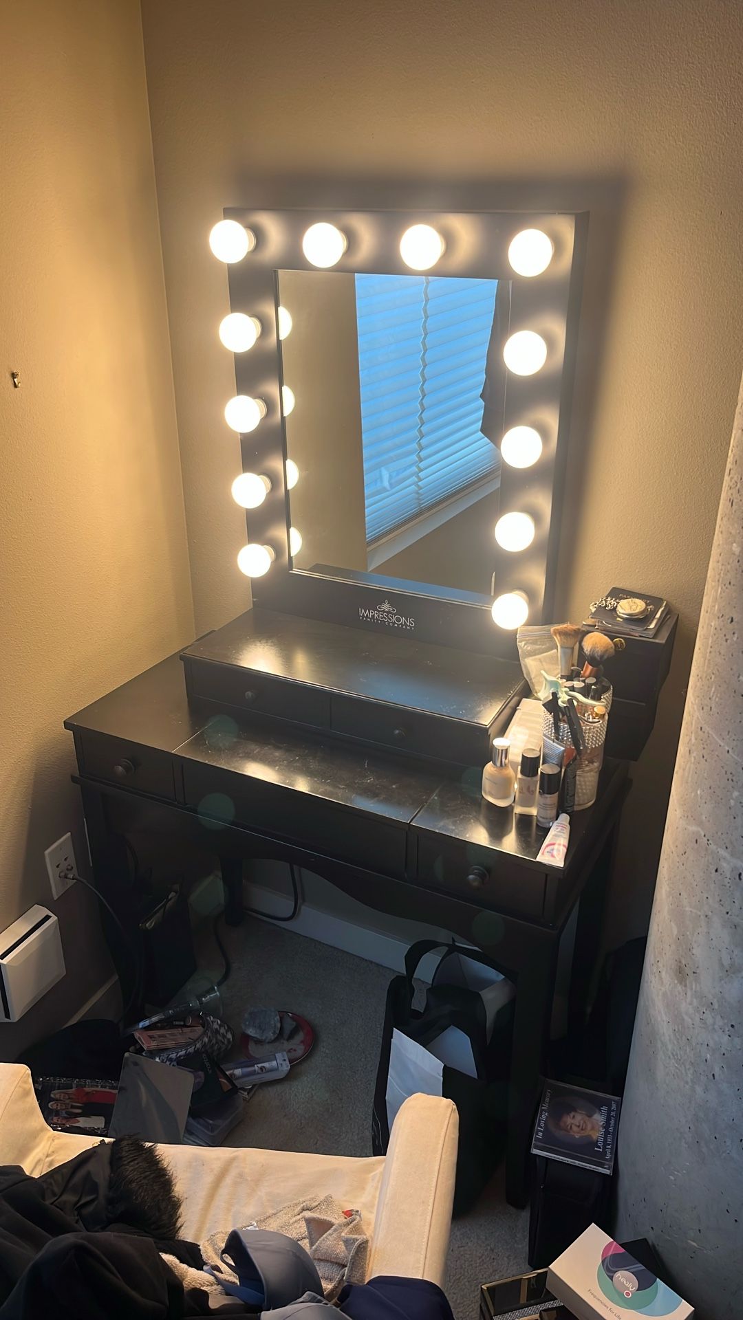 Make Up Desk